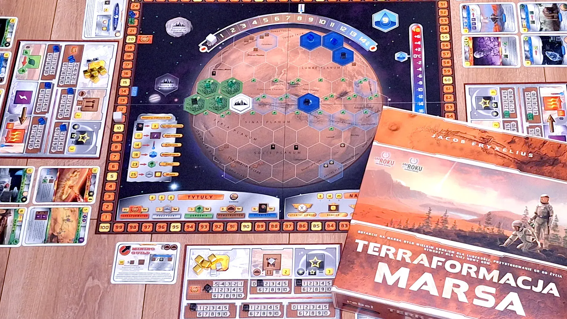 Najlepsze gry planszowe i karciane na Mikołaja 2025