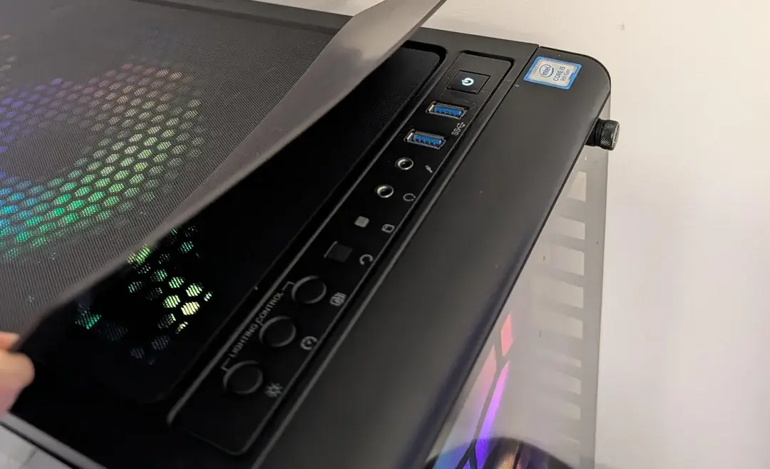 Wszystkie koty go nienawidzą, znalazł sposób na zabezpieczenie komputera!